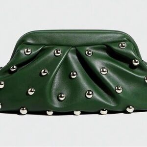 Small green clutch with removable silver chain New